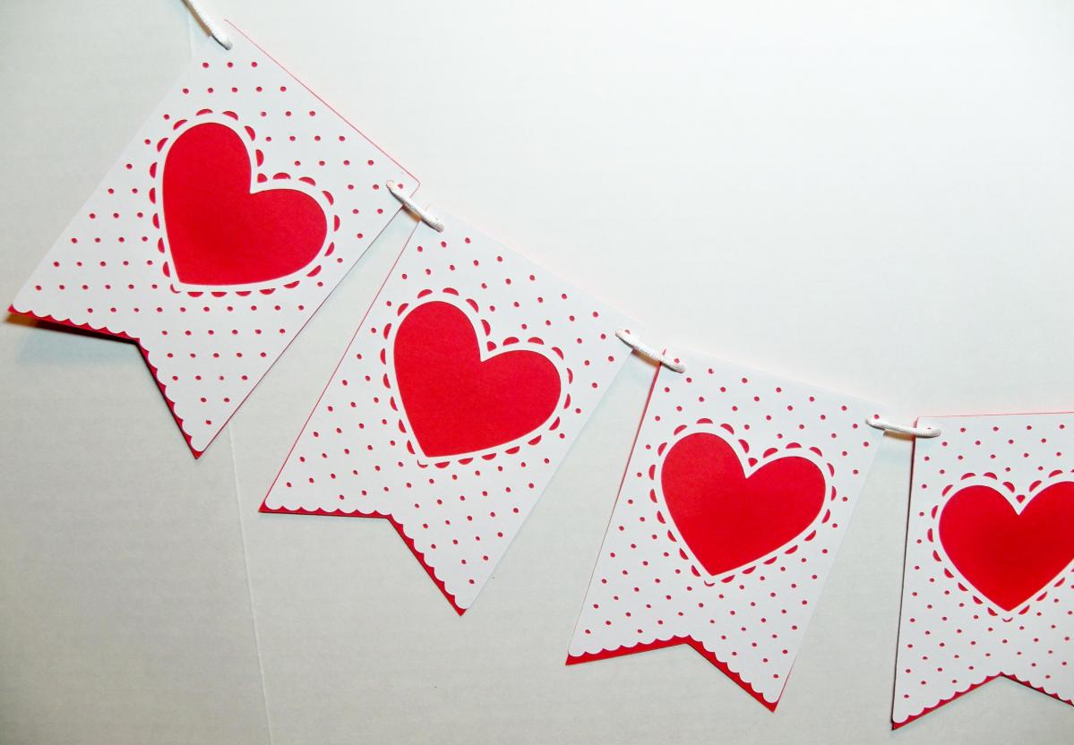 Heart Banner/ Wedding Garland/ Valentines Day Decor/ Photo Prop