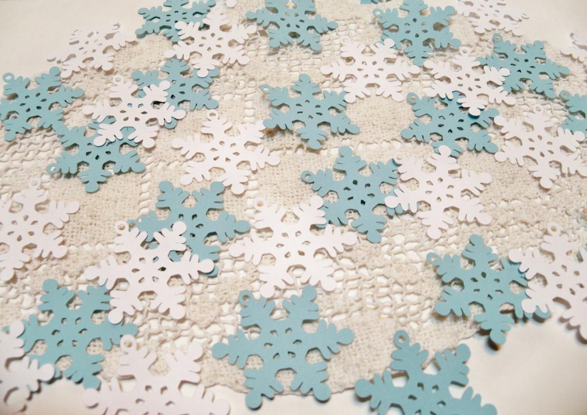 40 Snowflake Die Cuts/ Winter Wedding/winter Onederland Party/ Winter Decoration/ Christmas/ Holidays